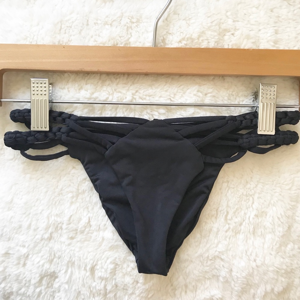 Frankie’s bikinis bottom